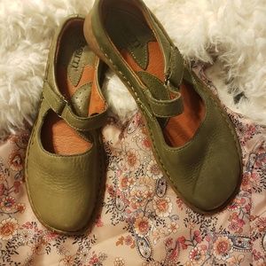 NWOT Born Mary Jane's